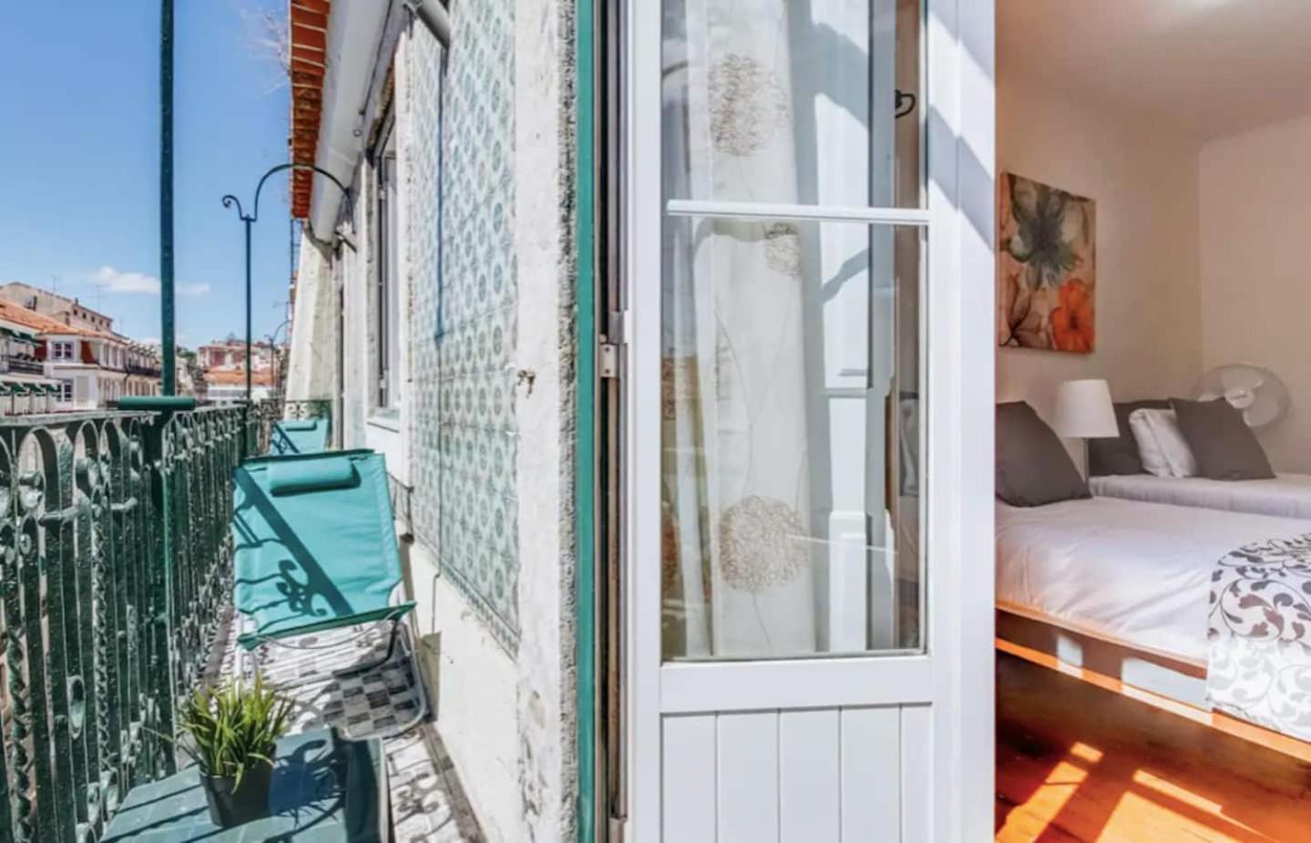 3 Bedroom Apartment In Baixa With River View リスボン エクステリア 写真