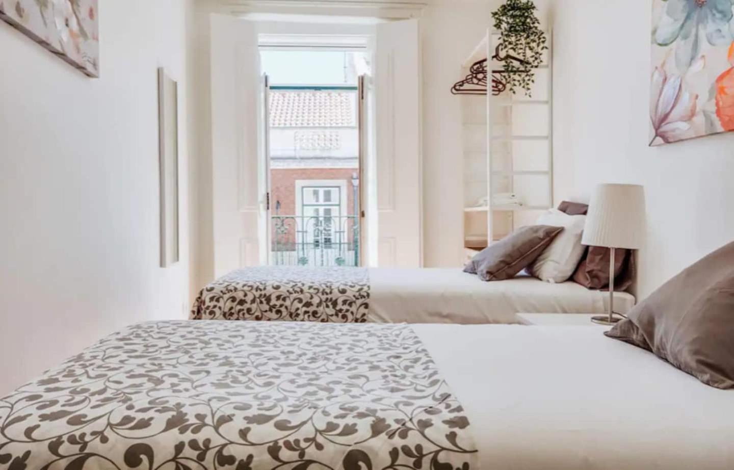 3 Bedroom Apartment In Baixa With River View リスボン エクステリア 写真