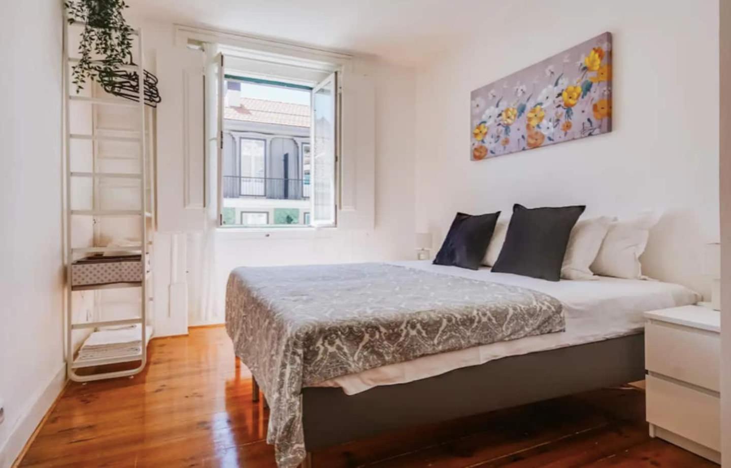 3 Bedroom Apartment In Baixa With River View リスボン エクステリア 写真